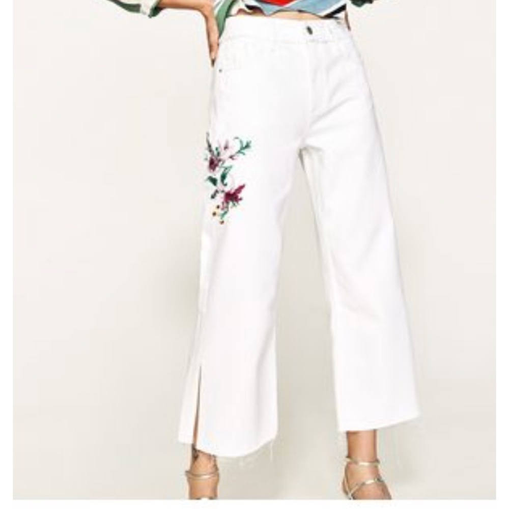 Wide leg embroidered jeans
